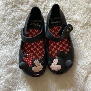 Like new black mini Melissa disney size 9
